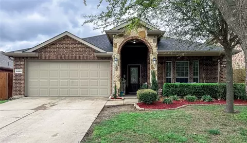 4003 Red Rock Dr, Heartland, TX 75126