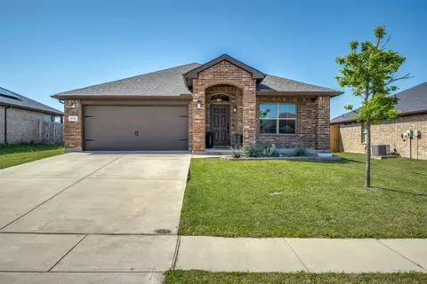 412 Saratoga Dr, Ponder, TX 76259