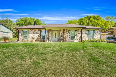 1241 High Meadow Ln, Lancaster, TX 75146