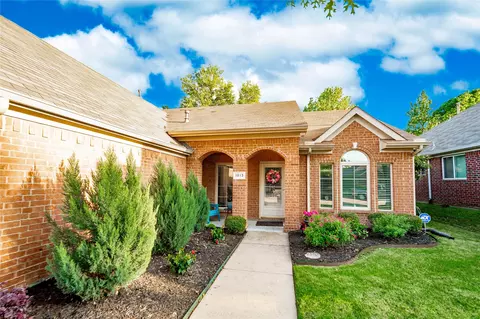 1813 Honey Mesquite Ln, Flower Mound, TX 75028
