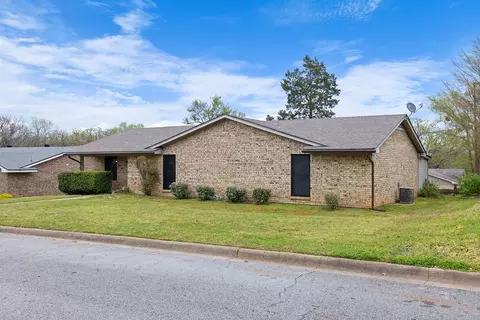 3014 Jennifer Ave, Denison, TX 75020