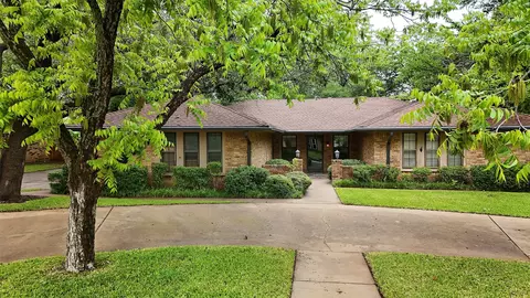 1305 Cliff Dr, Graham, TX 76450