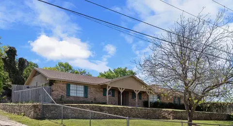 106 Butler Dr, Valley Mills, TX 76689