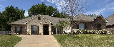 228 Heritage Ct, Lindale, TX 75771