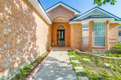 1729 Overland St, Fort Worth, TX 76131