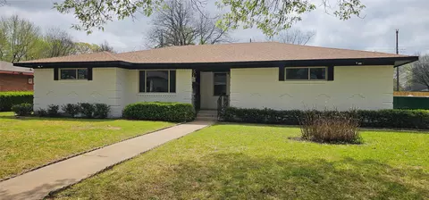 1444 Gillette St, Dallas, TX 75217