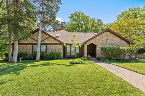 8406 Oakdale Dr, Woodway, TX 76712