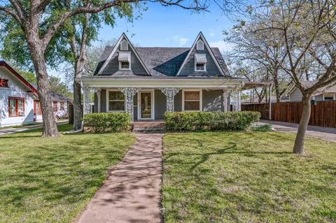 711 Brazos St, Graham, TX 76450