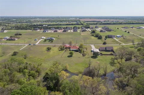 432 County Road 4444, Trenton, TX 75490
