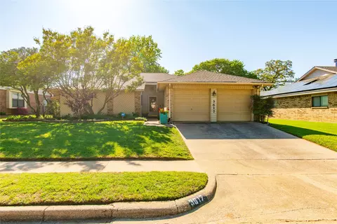 3617 Windsong Ln, Bedford, TX 76021