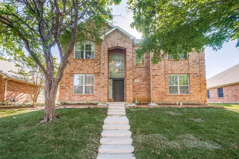 2105 Fountain Dr, Lewisville, TX 75067
