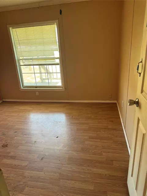 Bedroom - 196 Rolling Gln, Springtown, TX 76082 photo 3 of 4