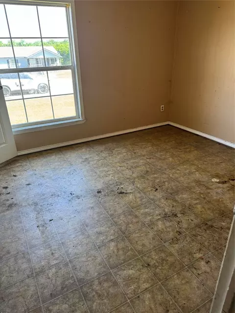 Bedroom - 196 Rolling Gln, Springtown, TX 76082 photo 1 of 4