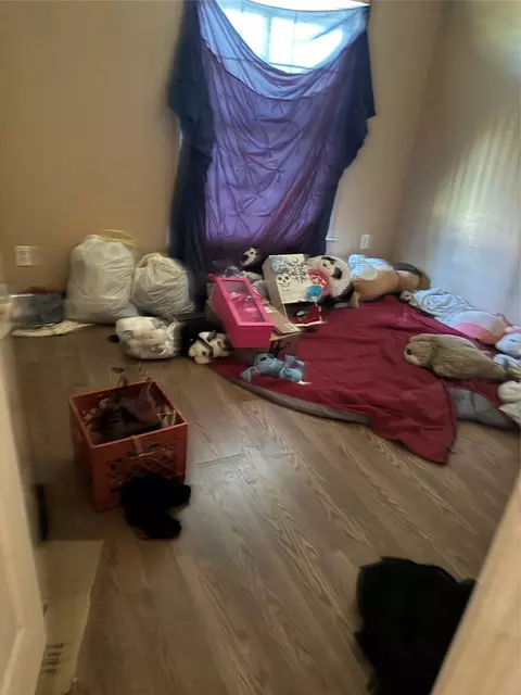 Bedroom - 196 Rolling Gln, Springtown, TX 76082 photo 4 of 4