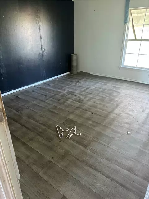 Bedroom - 196 Rolling Gln, Springtown, TX 76082 photo 2 of 4