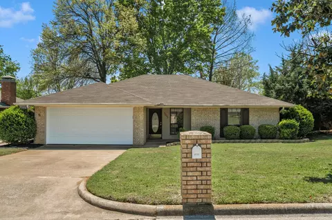 3055 Panhandle Dr, Grapevine, TX 76051