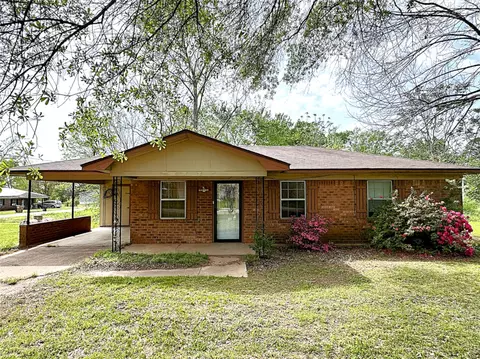 205 Douglas, Frankston, TX 75763