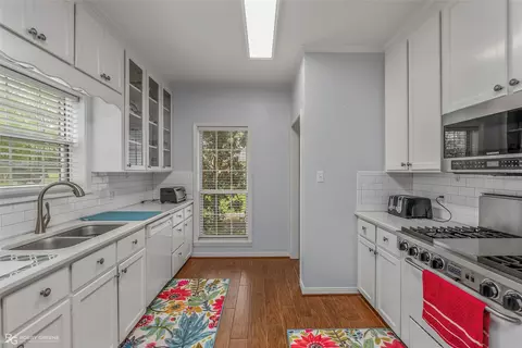 Kitchen - 1004 Ridgewood Cir, Minden, LA 71055 photo 3 of 5