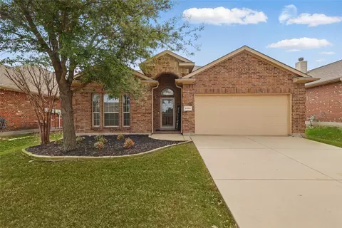 3056 Hidden Valley Dr, Fort Worth, TX 76177