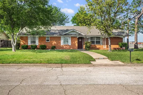 2500 Vernon St, Greenville, TX 75402