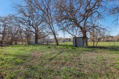 Exterior - 807 E 2nd St, Cleburne, TX 76031 photo 4 of 4