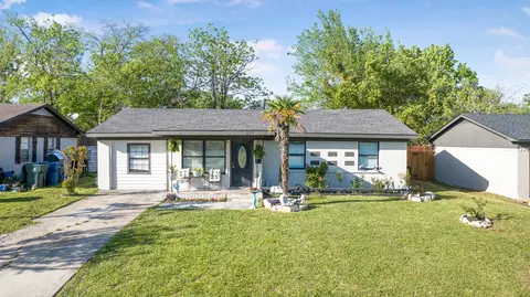 527 E Vista Dr, Garland, TX 75041