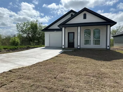 1011 S Preston St, Ennis, TX 75119