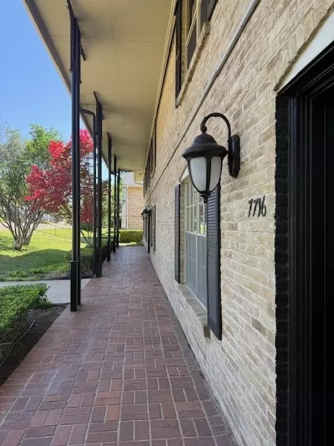 7716 Royal Ln #112, Dallas, TX 75230