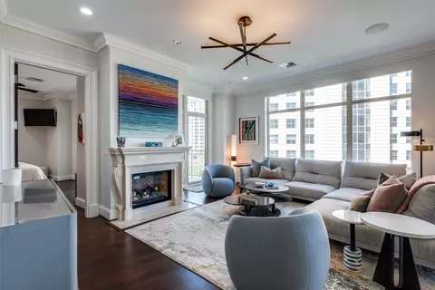 2555 N Pearl St #804, Dallas, TX 75201