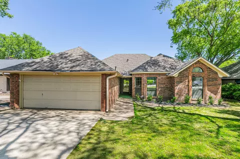 3917 Winston Dr, Denton, TX 76210