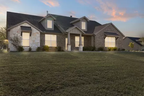141 York Bridge Rd, Springtown, TX 76082