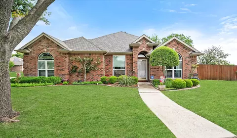 5 Churchill Ct, Mansfield, TX 76063