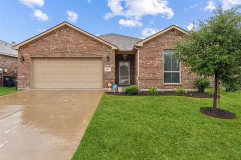 208 Emerald Creek Dr, Fort Worth, TX 76131