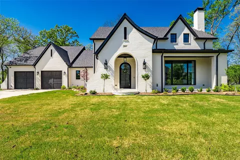 217 Saint Andrews Dr, Mabank, TX 75156