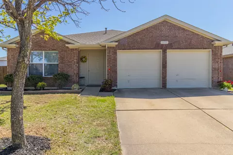 8416 Minturn Dr, Fort Worth, TX 76131