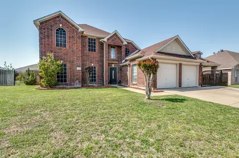 5104 Bristlecone Ct, Arlington, TX 76018