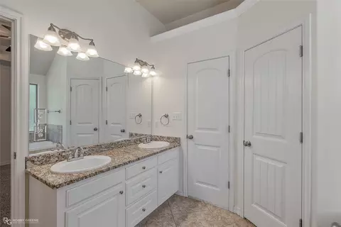 Bath - 172 Bent Tree Loop, Haughton, LA 71037 photo 1 of 4