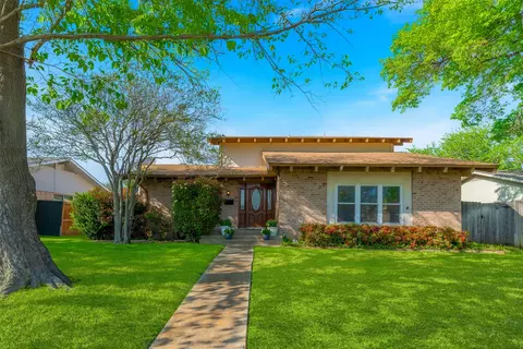 1333 Forestglen Dr, Lewisville, TX 75067