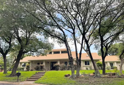 10019 Lost Oak Ridge Dr, Woodway, TX 76712
