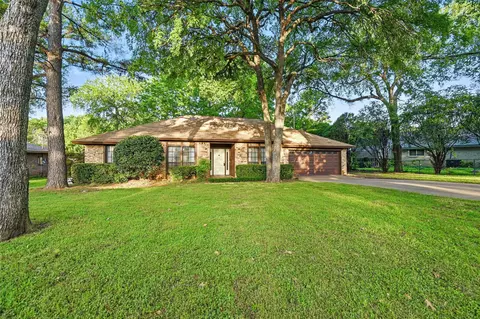 207 Laurel St, Mansfield, TX 76063
