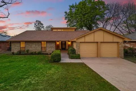 1645 Bedford Oaks Dr, Bedford, TX 76021