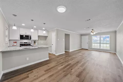 520 N Main, Mcgregor, TX 76657 photo 12
