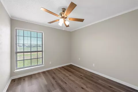 520 N Main, Mcgregor, TX 76657 photo 19