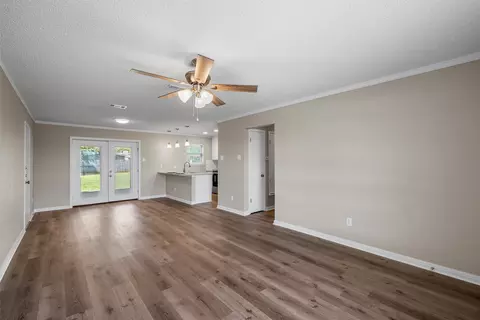 520 N Main, Mcgregor, TX 76657 photo 9