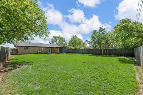 520 N Main, Mcgregor, TX 76657 photo 2