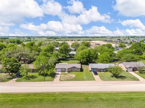 520 N Main, Mcgregor, TX 76657 photo 7