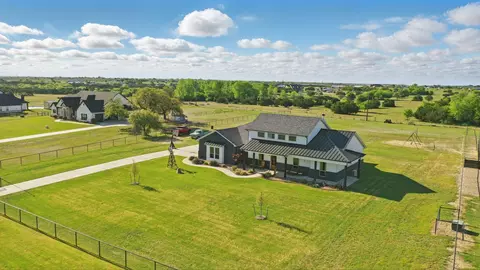 132 Bittersweet Trl, Weatherford, TX 76088