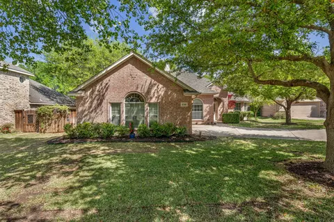 8308 Patreota Dr, Benbrook, TX 76126