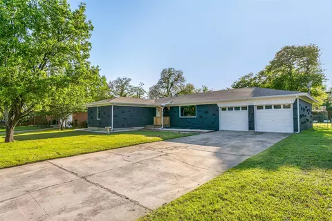 425 Ridgecrest Dr, Hurst, TX 76053