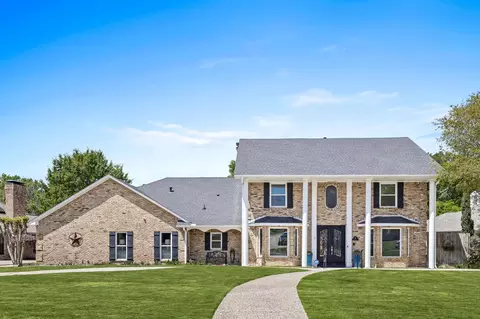 2351 Highlands Creek Rd, Carrollton, TX 75007